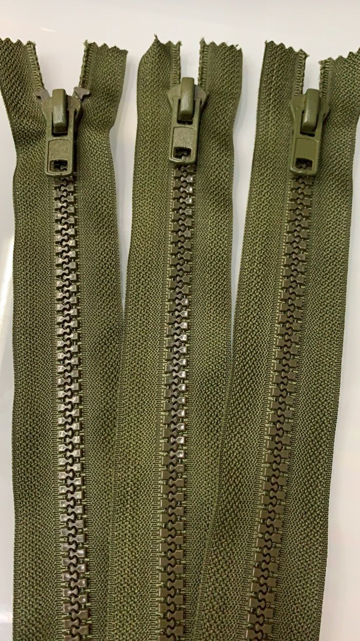 Yiwu Huada Die Casting Hongyu Zipper Factory Direct Sales 8# Resin Open/Closed Garment Zipper